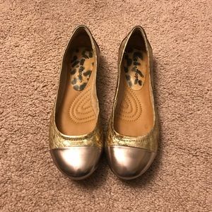 BareTraps gold/bronze women flats